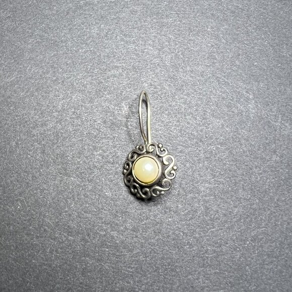 ONE Vintage 925 Sterling Silver Filigree MOP Mother of Pearl Dangle Earring 1.3g - Picture 2 of 6